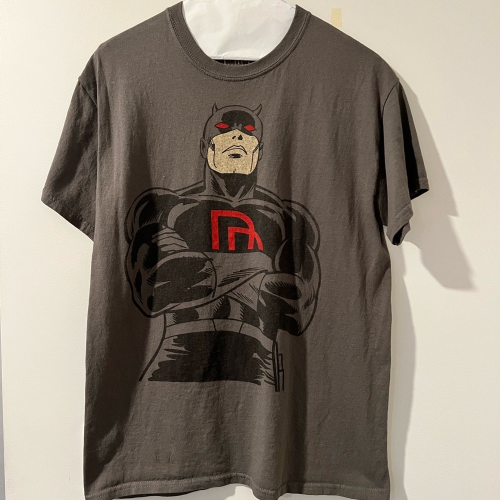 Marvel Gray Dare Devil T-Shirt Sz. M *EUC* MSRP: $30